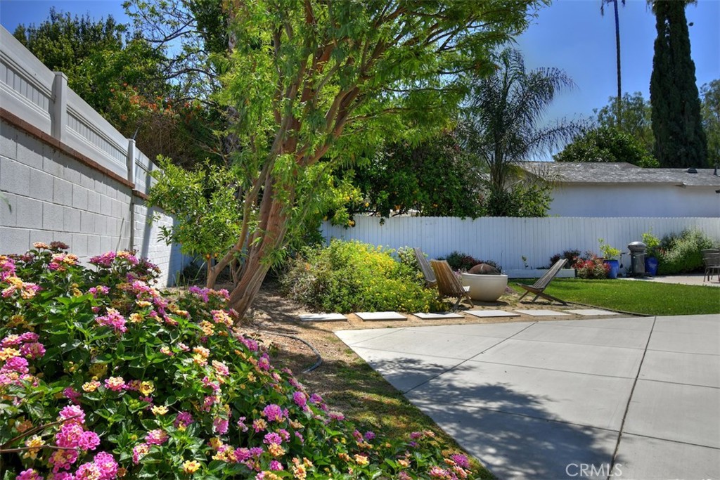 13753 Calvert Property Photo 52
