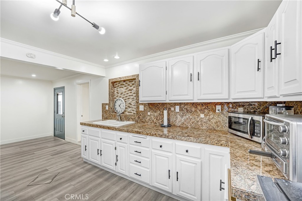 15720 Roxford Street Property Photo 11