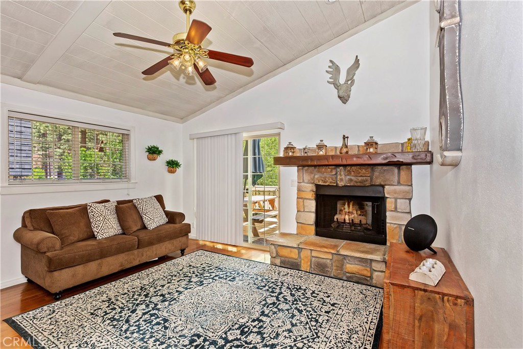 329 E Sherwood Boulevard Property Photo 6