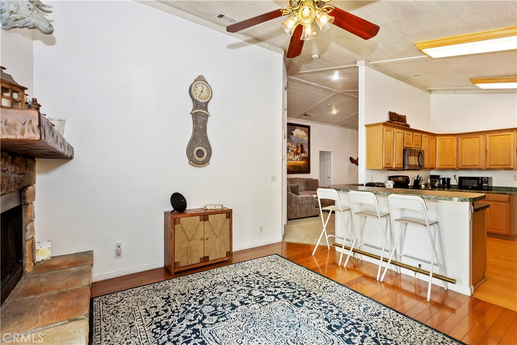 329 E Sherwood Boulevard Property Photo 7