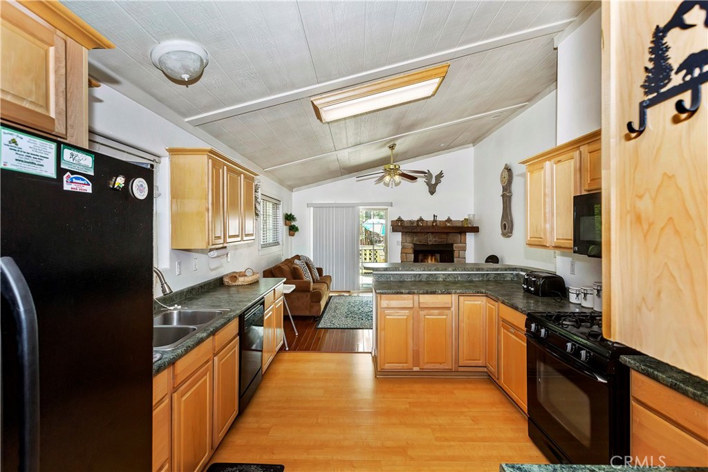 329 E Sherwood Boulevard Property Photo 8