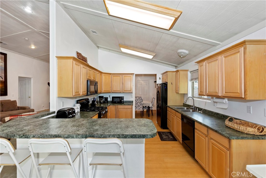 329 E Sherwood Boulevard Property Photo 9