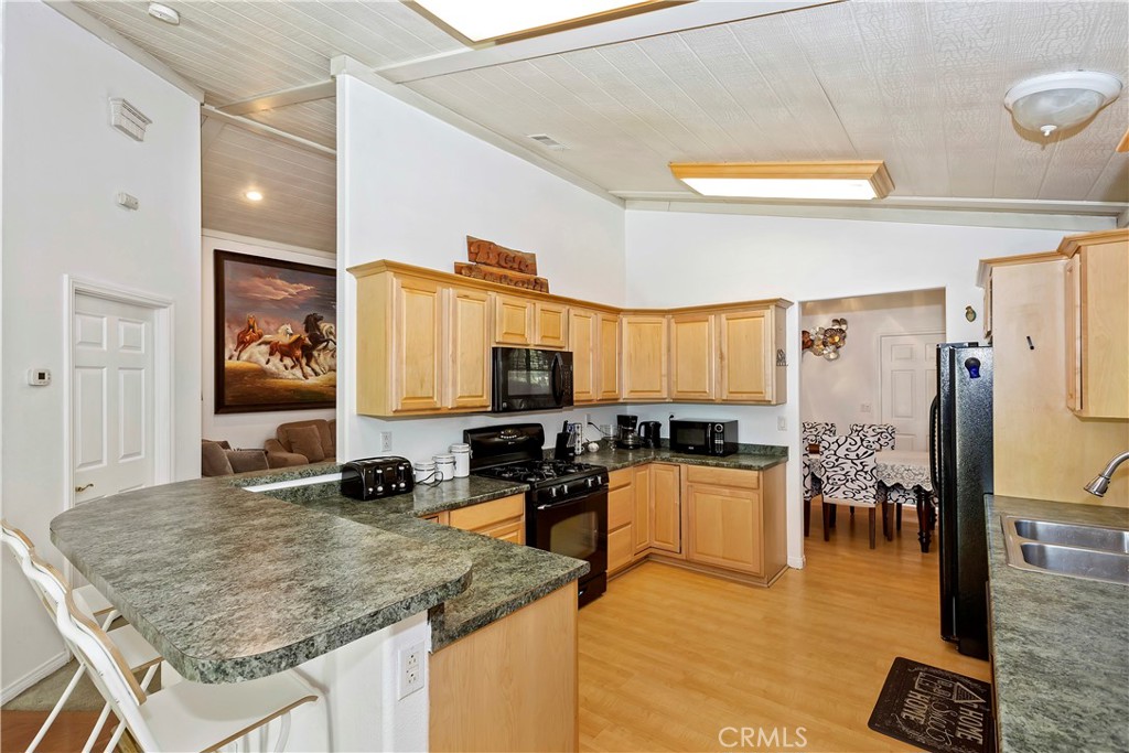 329 E Sherwood Boulevard Property Photo 10