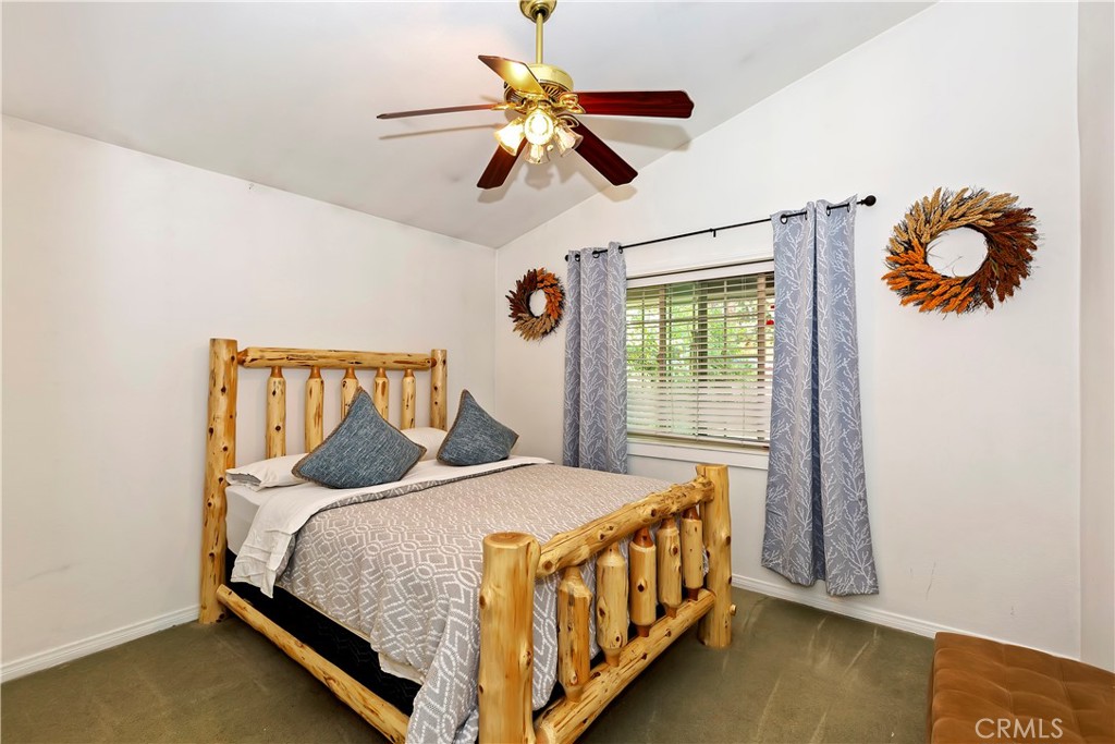 329 E Sherwood Boulevard Property Photo 12