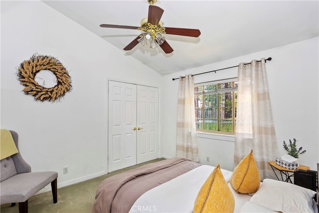 329 E Sherwood Boulevard Property Photo 14
