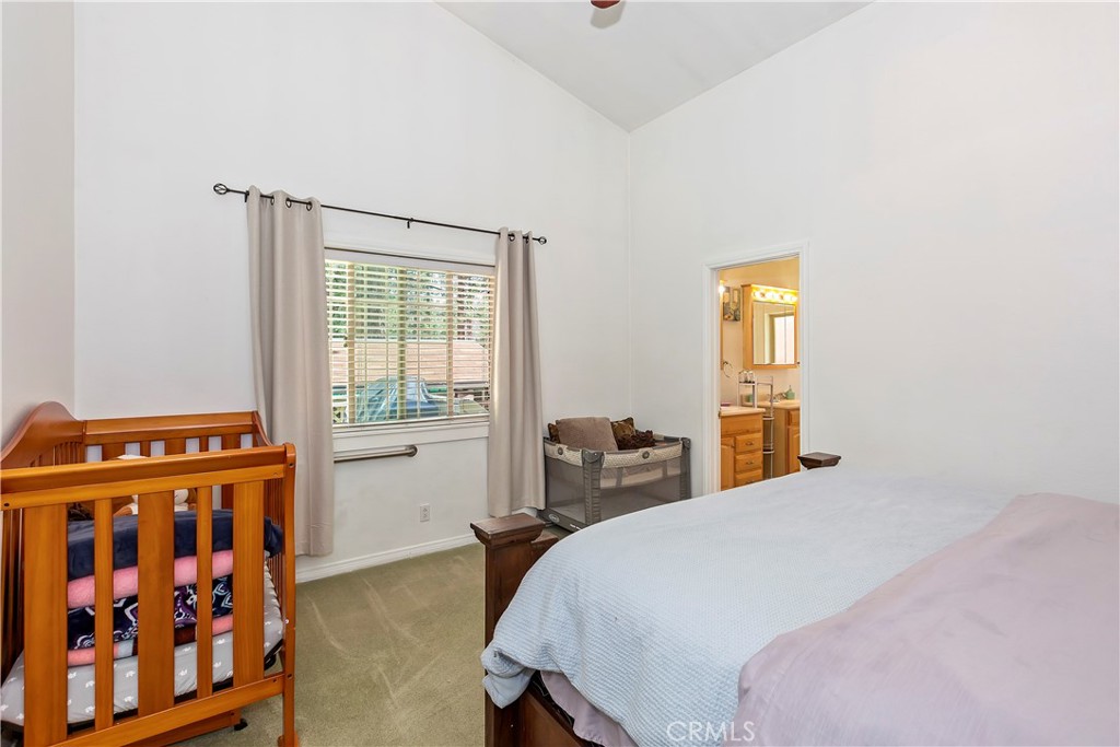 329 E Sherwood Boulevard Property Photo 16
