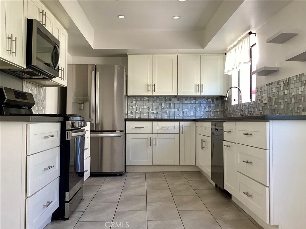 17836 Killion Street A Property Photo 10