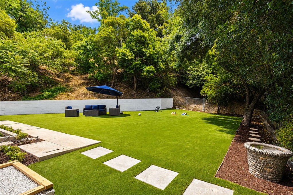 13082 Blairwood Drive Property Photo 5