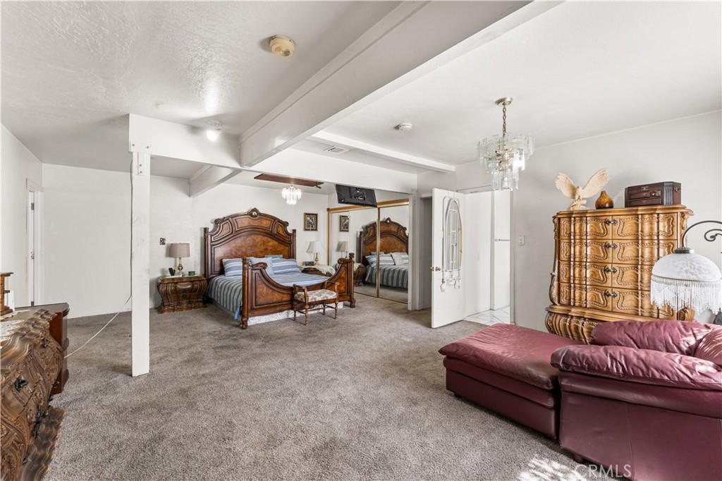 13007 Glenoaks Boulevard Property Photo 18