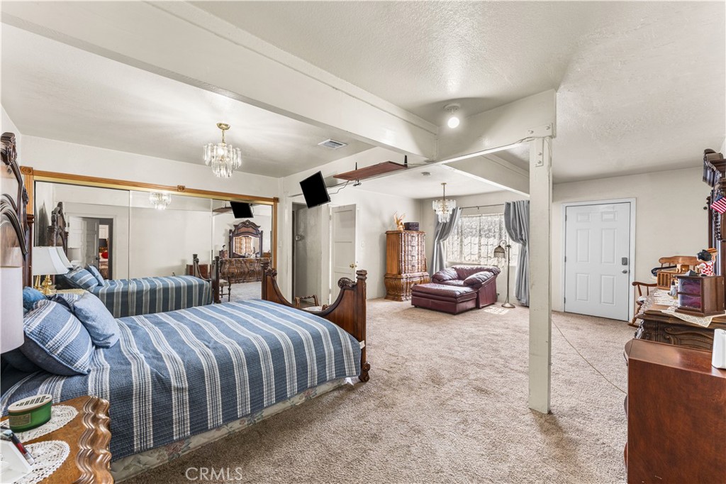 13007 Glenoaks Boulevard Property Photo 20