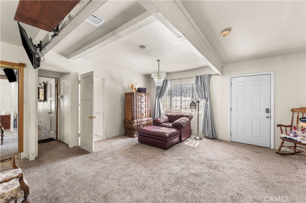 13007 Glenoaks Boulevard Property Photo 21