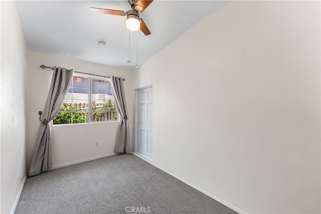 13007 Glenoaks Boulevard Property Photo 33