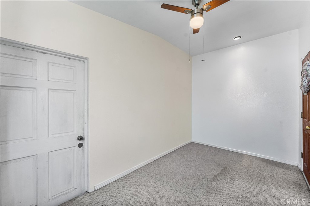 13007 Glenoaks Boulevard Property Photo 34