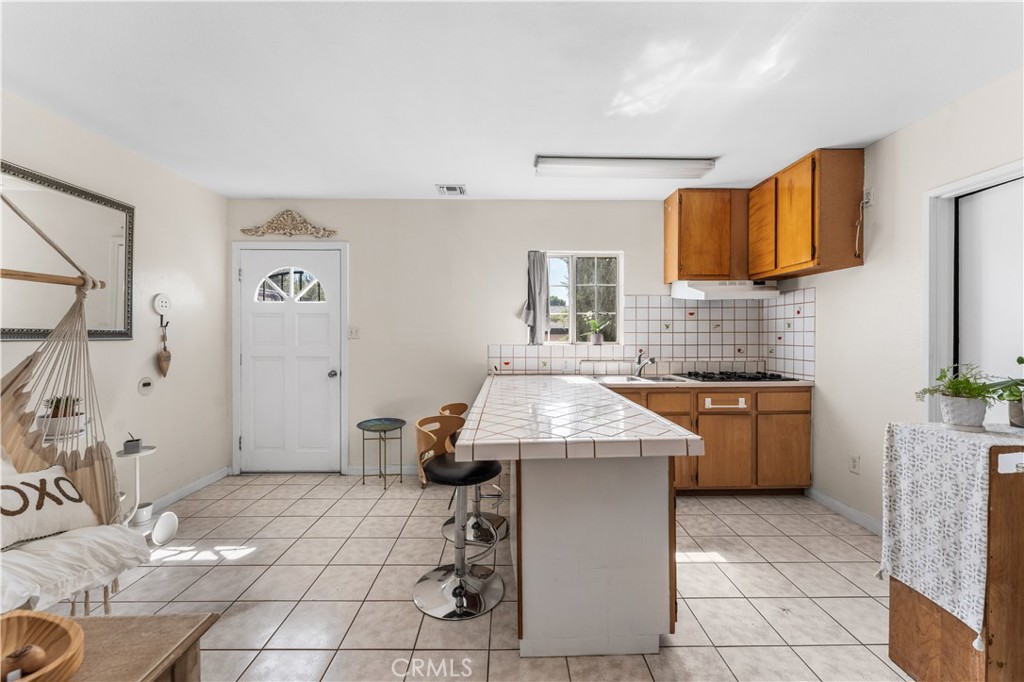 13007 Glenoaks Boulevard Property Photo 35