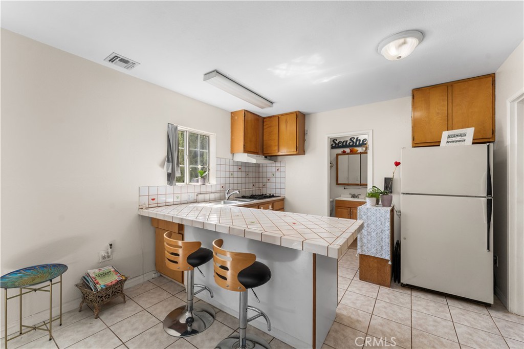 13007 Glenoaks Boulevard Property Photo 36