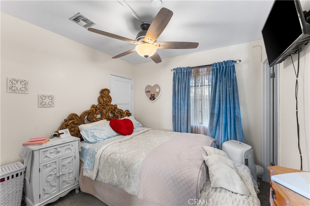 13007 Glenoaks Boulevard Property Photo 44
