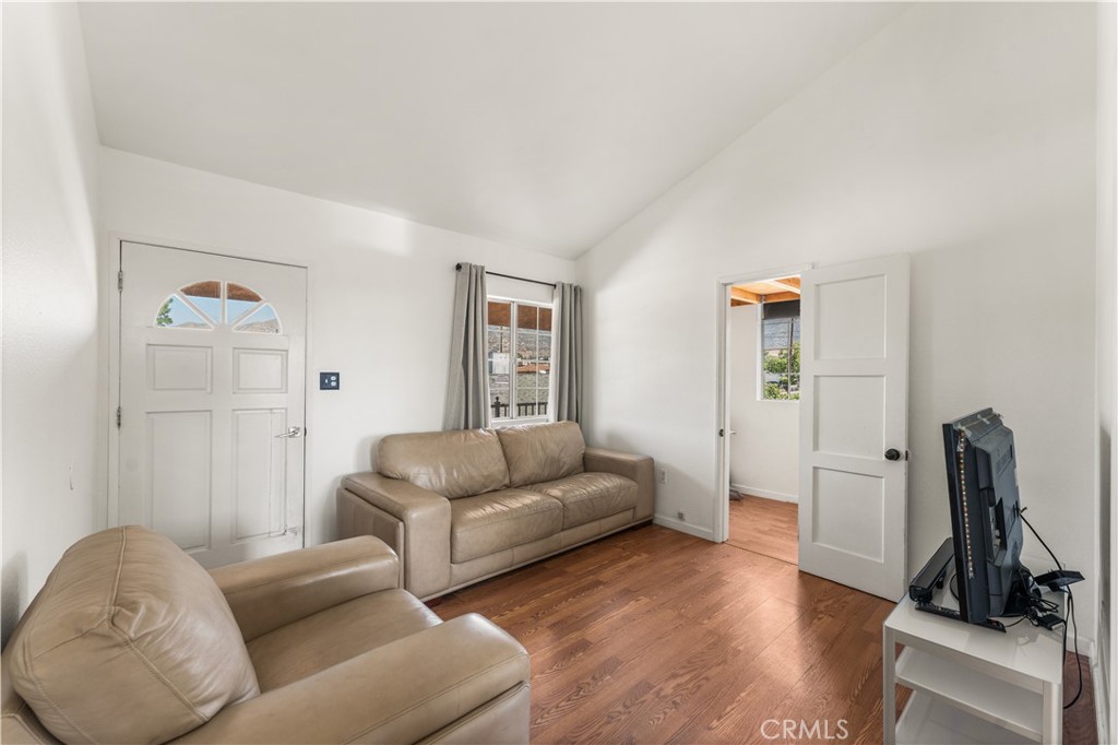13007 Glenoaks Boulevard Property Photo 51