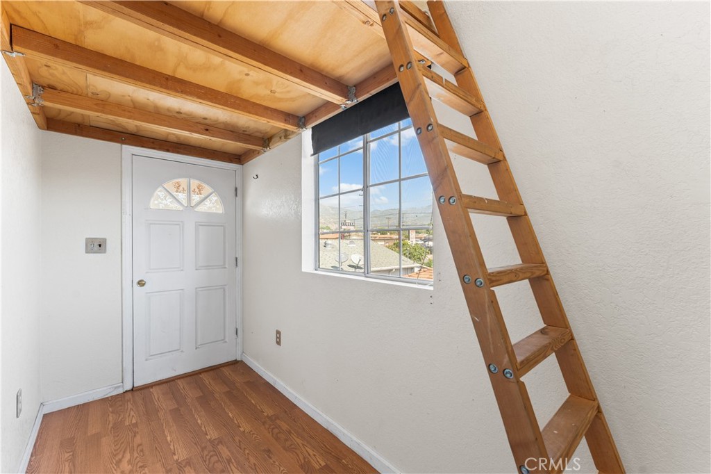 13007 Glenoaks Boulevard Property Photo 55