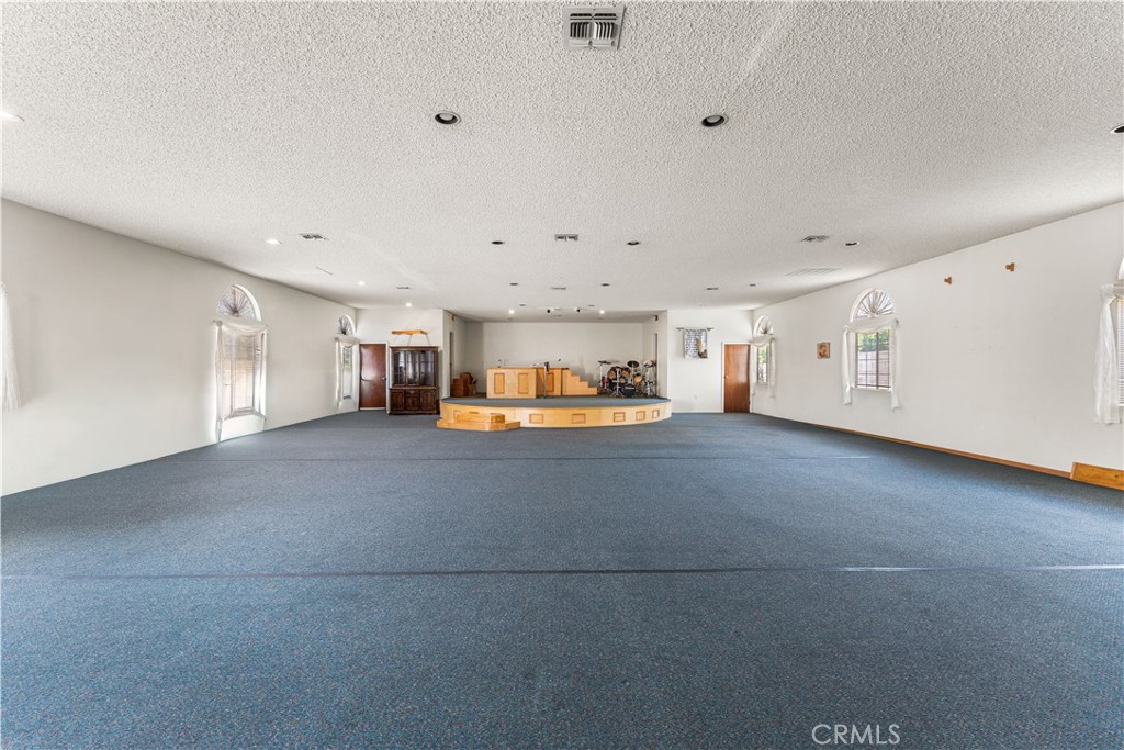 13007 Glenoaks Boulevard Property Photo 64