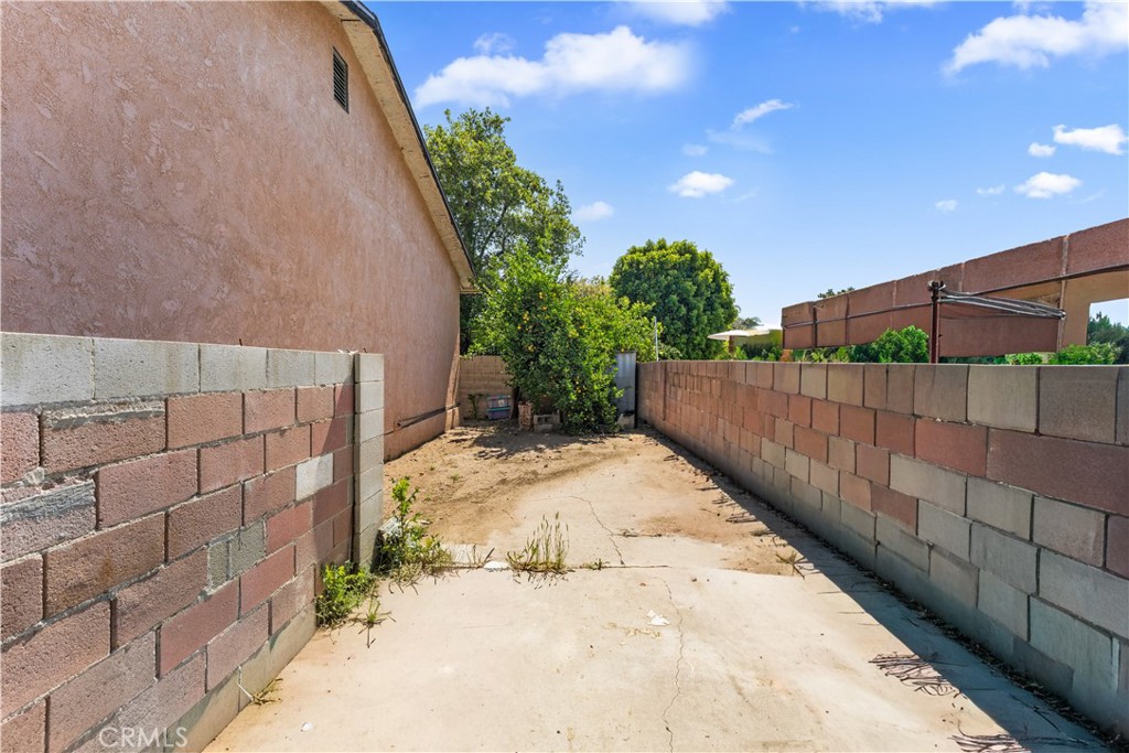 13007 Glenoaks Boulevard Property Photo 73