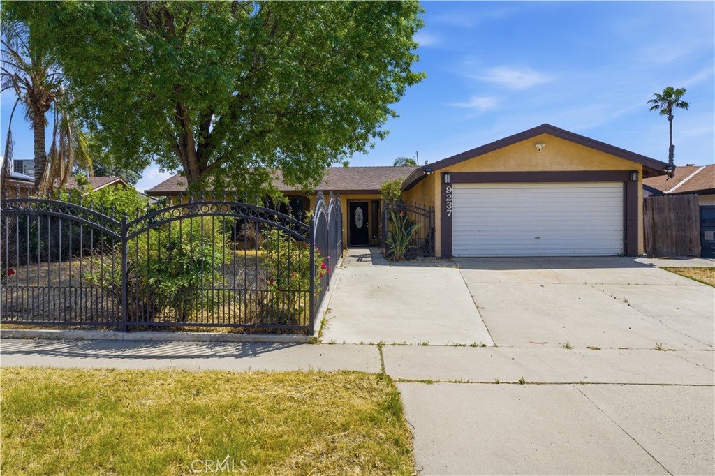 9237 Butternut Property Photo 1