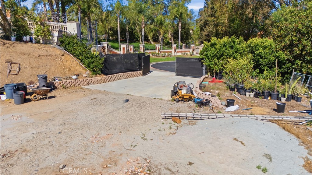 10801 N Oakdale Property Photo 33