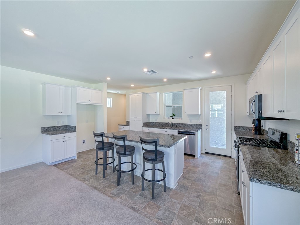 279 Galveston Lane Property Photo 9