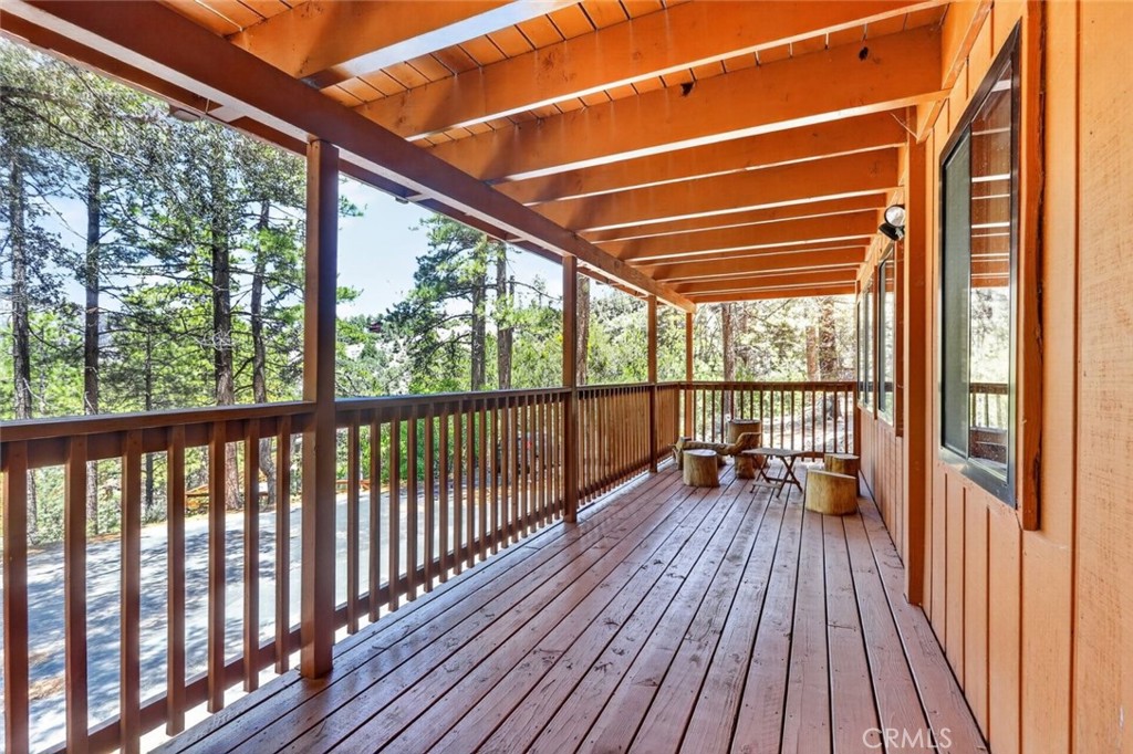 1523 Lassen Way Property Photo 3