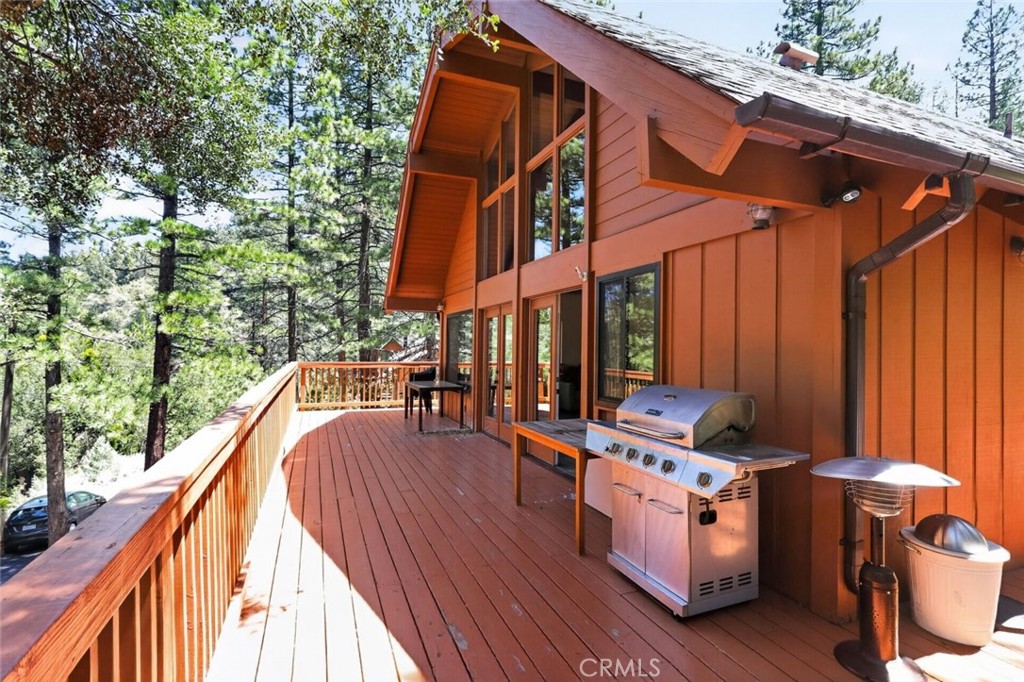 1523 Lassen Way Property Photo 7