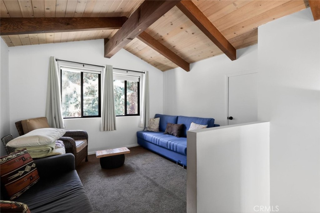 1523 Lassen Way Property Photo 10