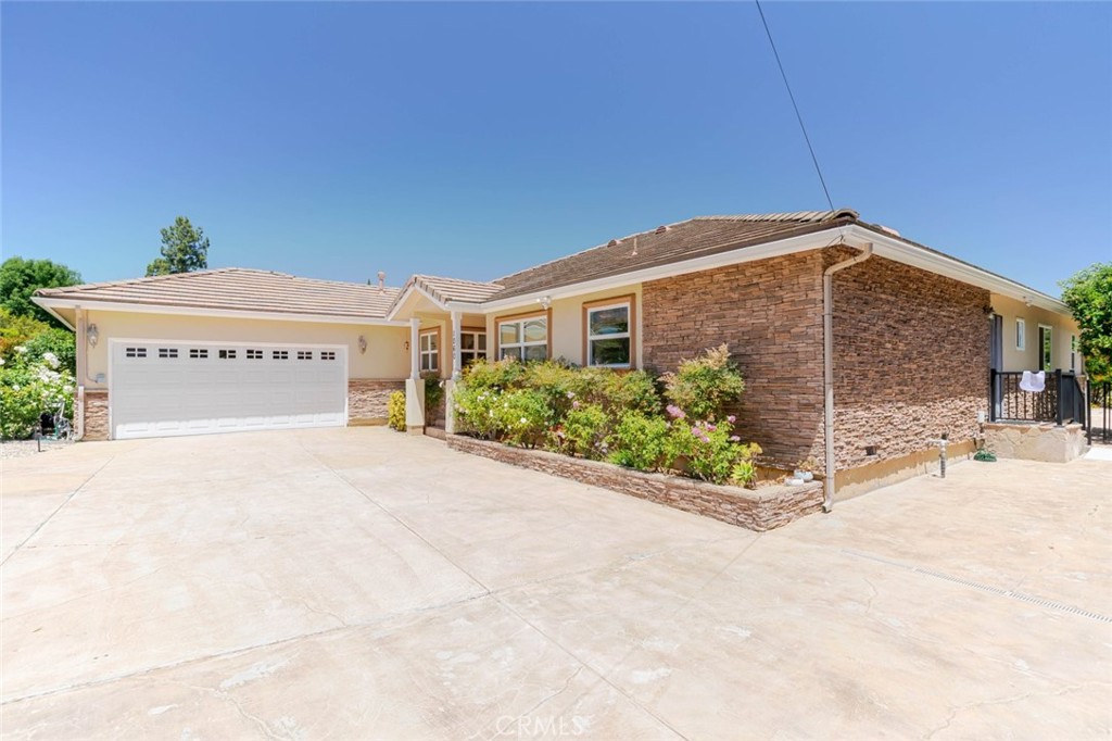 1060 Calle Las Trancas Property Photo 3