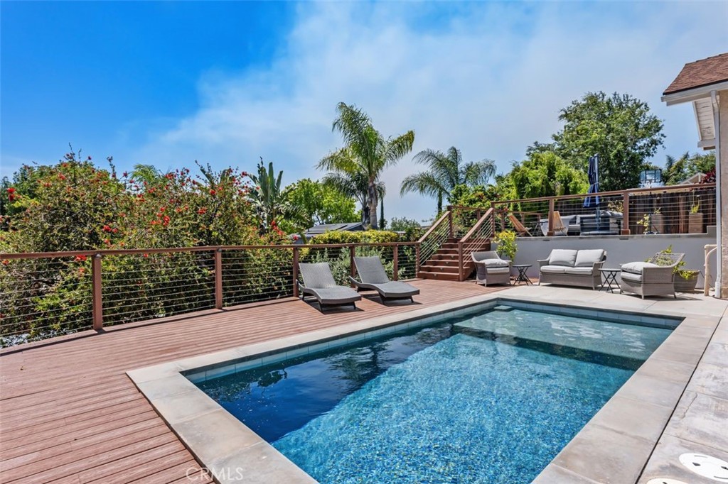 5551 Rainbow Crest Property Photo 3
