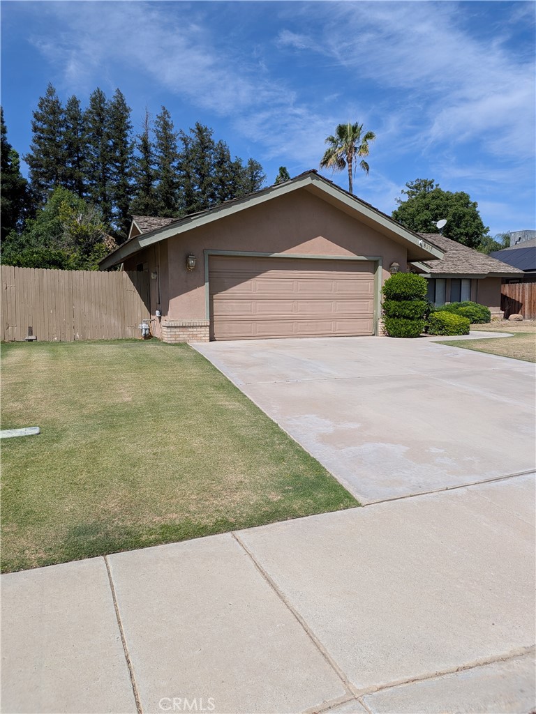 8817 Sierra Oak Property Photo 2