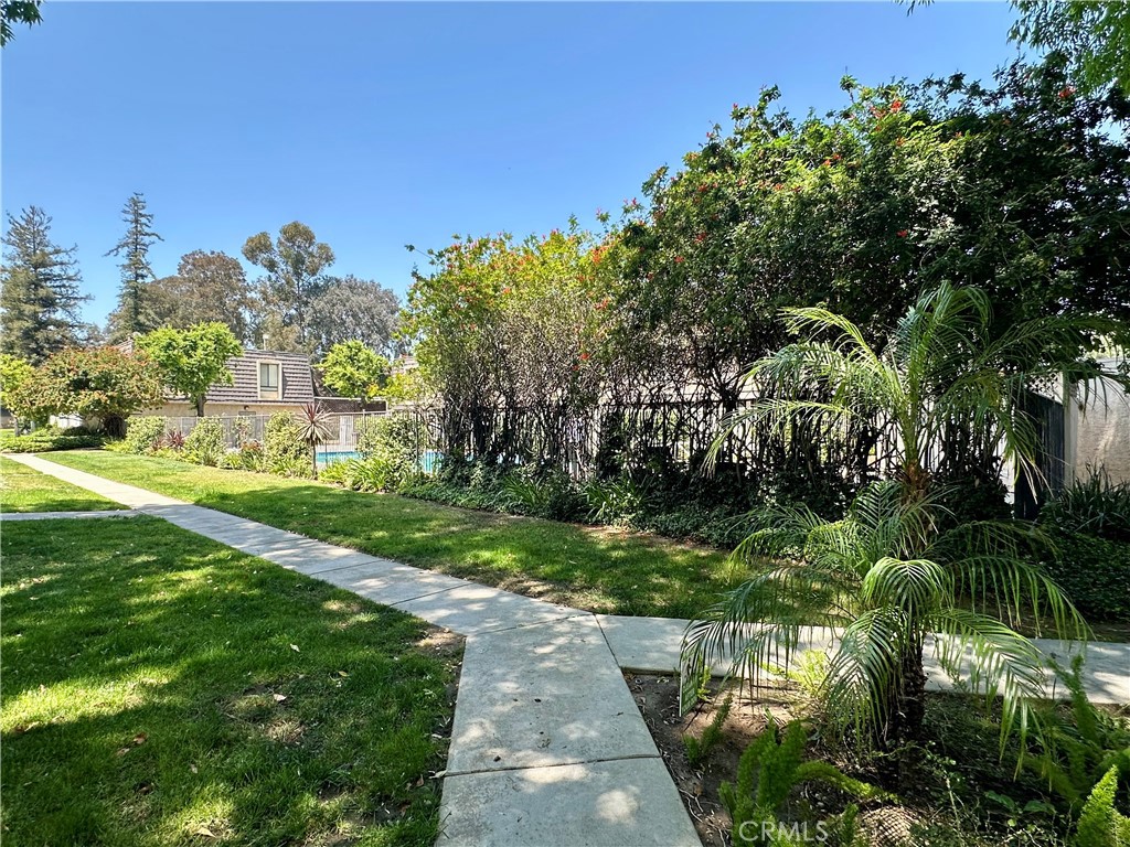 15031 Chatsworth 22 Property Photo 4