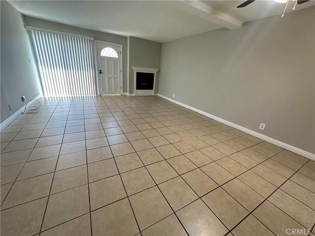 15031 Chatsworth 22 Property Photo 6