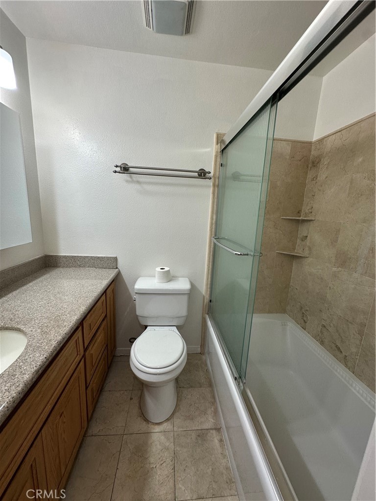 15031 Chatsworth 22 Property Photo 25