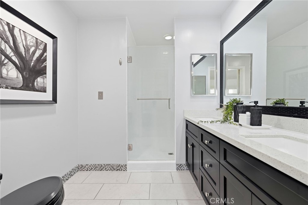 7304 Balboa C Property Photo 13