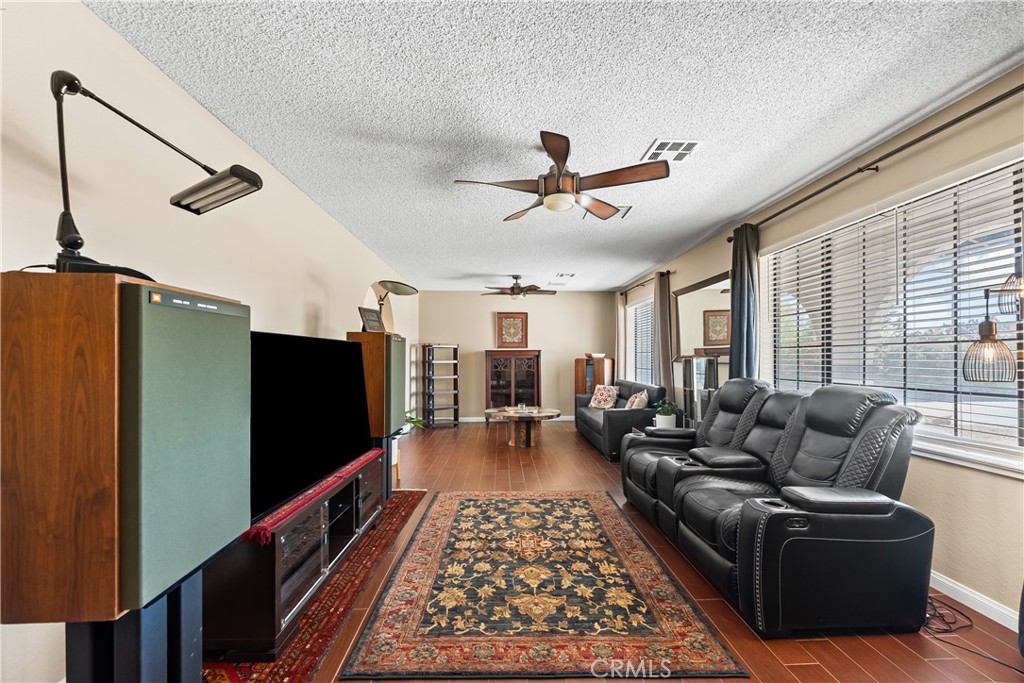 5055 W Avenue K12 Property Photo 5