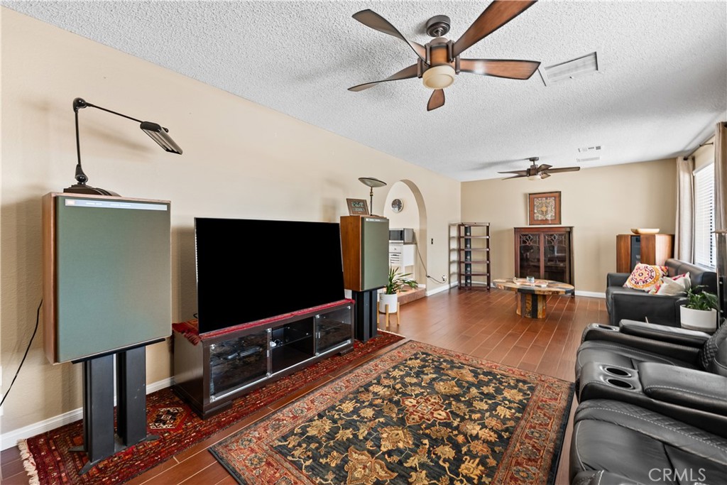 5055 W Avenue K12 Property Photo 7