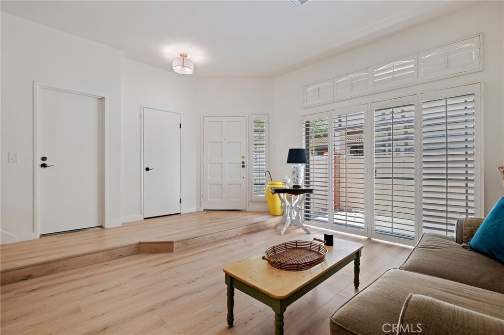 20737 Roscoe Boulevard 703 Property Photo 6