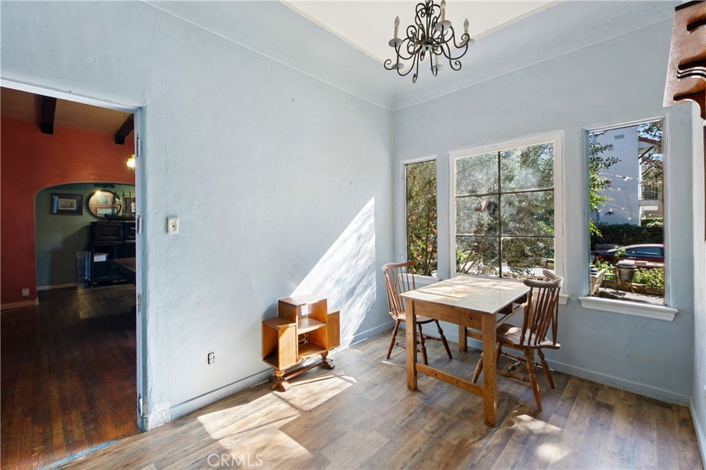 819 S Curson Avenue Property Photo 8