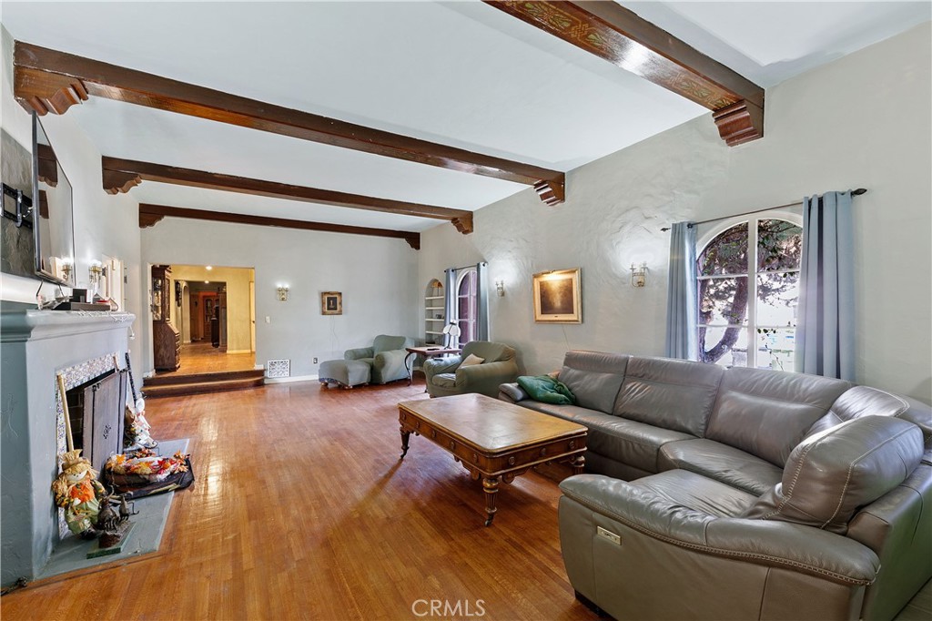 819 S Curson Avenue Property Photo 16