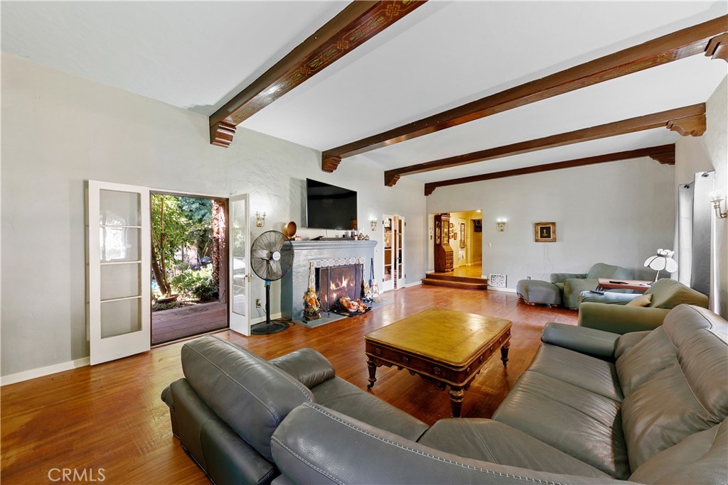 819 S Curson Avenue Property Photo 17