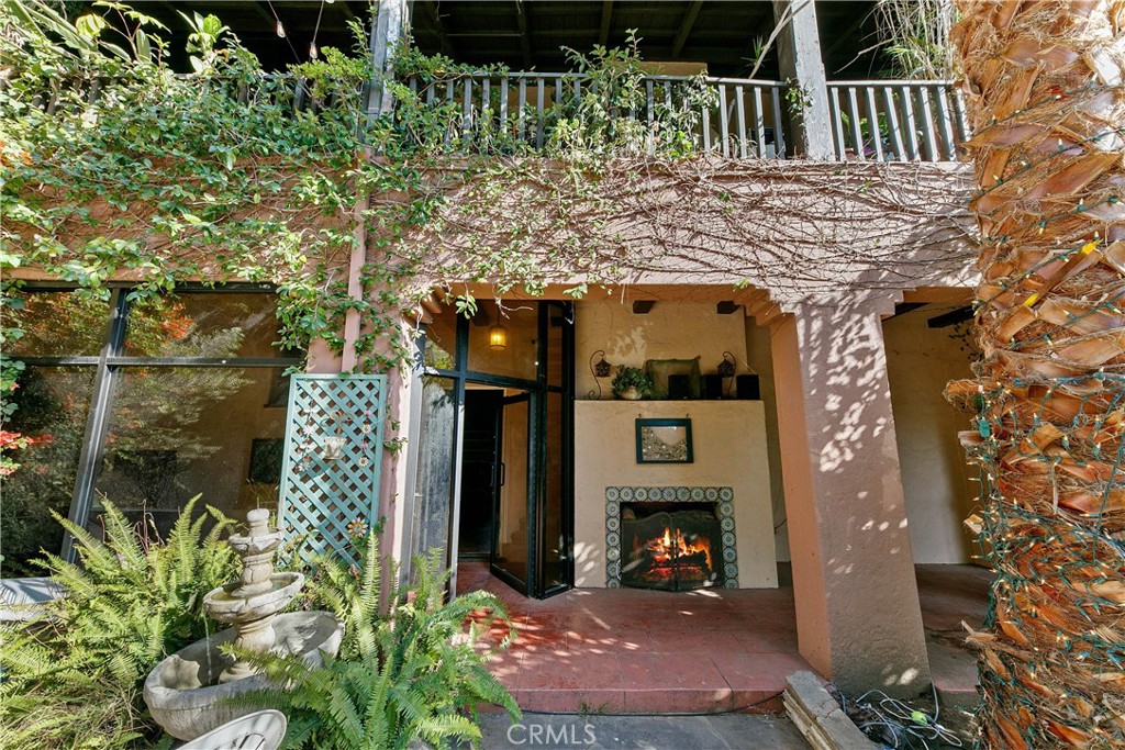819 S Curson Avenue Property Photo 24