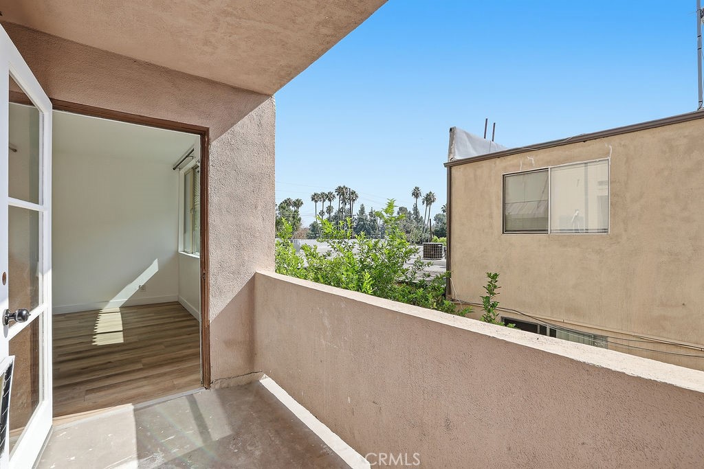 17000 Burbank Boulevard 211 Property Photo 17