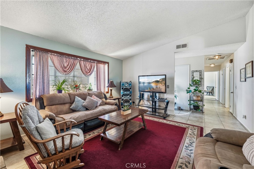40954 168th E Property Photo 4