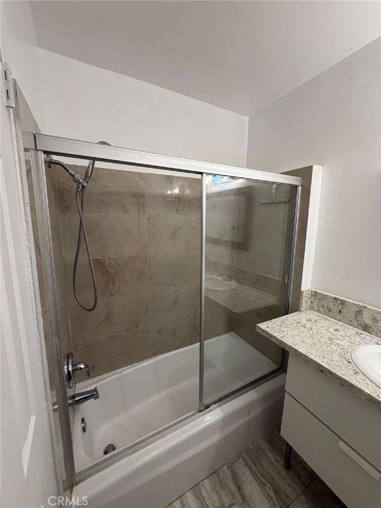 5403 Newcastle 8 Property Photo 19