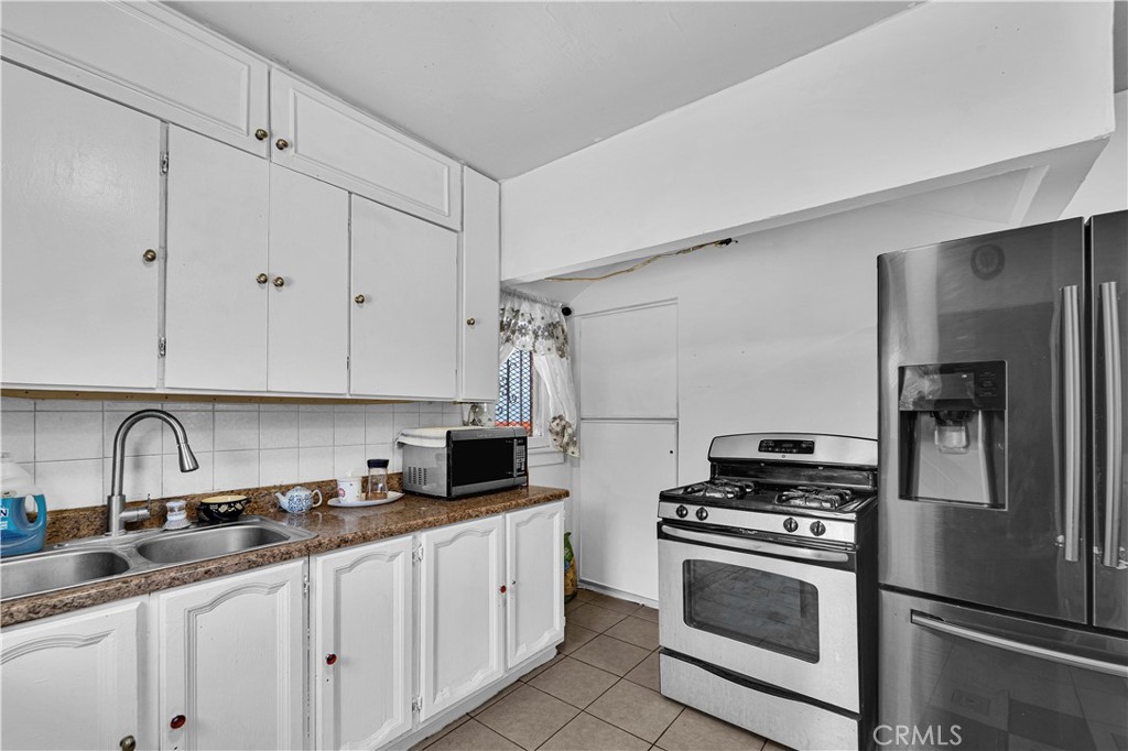 3990 La Salle Property Photo 6