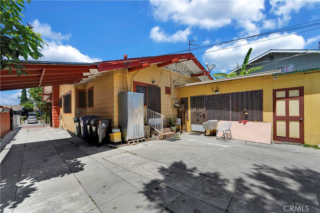3990 La Salle Property Photo 13