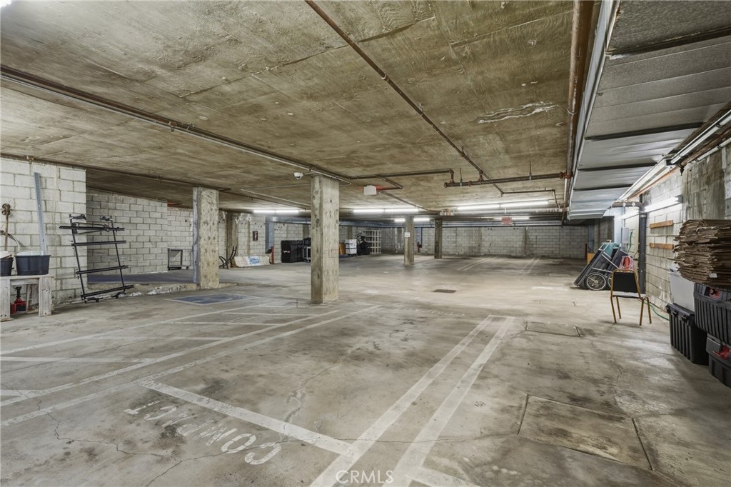 2140 Cotner Avenue Property Photo 12